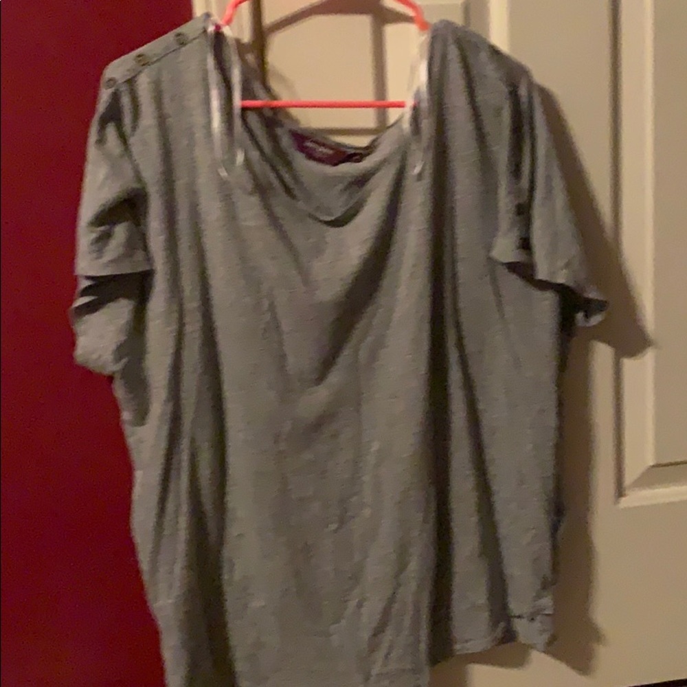 Gray teeshirt with button sleeve